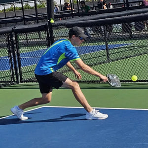 Tsunami and Luke backhand return of serve